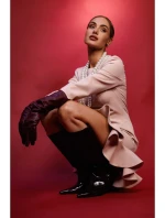 M880 Šaty s volánkovým lemem - béžové M880 Šaty s volánkovým lemem - béžové