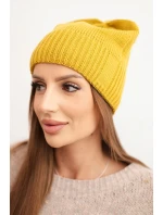 Dámská zimní čepice s vlnou v klasickém žebrovaném vzoru K444 hořčicová Dámská zimní čepice s vlnou v klasickém žebrovaném vzoru K444 hořčicová