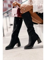 Zdobené dámské kozačky nad kolena zateplené na podpatku černé MR880-158