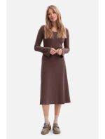 B308 Midi šaty z žebrového úpletu - hnědé B308 Midi šaty z žebrového úpletu - hnědé