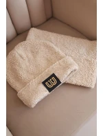 Dámská polarová souprava čepice a nákrčník s ozdobnou nášivkou béžová