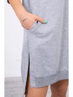 Šaty s kapucí a delšími zády šedé Šaty s kapucí a delšími zády šedé