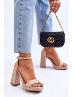 Módní semišové sandály na čtvercovém podpatku Béžové Merila