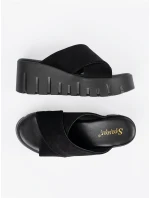 Jedinečné dámské černé nazouváky na klínku Jedinečné dámské černé nazouváky na klínku