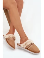 Dámské pantofle s kožíškem a výšivkou – camel Devianne