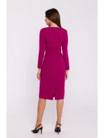 S376 Tužkové šaty s asymetrickým výstřihem - švestka