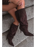 Vklouzávací dámské kozačky na jehlovém podpatku z eko semiše čokoládové Noretta Vklouzávací dámské kozačky na jehlovém podpatku z eko semiše čokoládové Noretta
