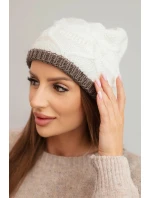 Dámská zimní čepice z vlny s proplétaným vzorem K443 ecru