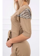 Šaty s křídly na ramenou velbloudí Šaty s křídly na ramenou velbloudí