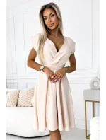 348-7 SCARLETT rozšířené šaty s výstřihem a páskem - BEACH 348-7 SCARLETT rozšířené šaty s výstřihem a páskem - BEACH