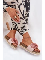 Dámské pantofle na platformě s ozdobnými květinami – růžové