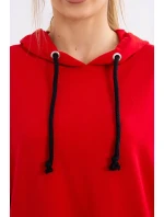 Šaty s kapucí v červené barvě