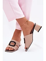 Dámské pantofle s výřezem a přezkou na podpatku Vinceza 62284 Béžové Dámské pantofle s výřezem a přezkou na podpatku Vinceza 62284 Béžové