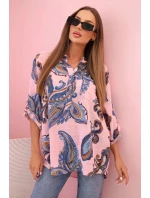 Dámská bavlněná blůza s ozdobným potiskem a ohrnutými rukávy cukrově růžová