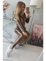 Velurová souprava s ozdobnými stuhami hnědá Velurová souprava s ozdobnými stuhami hnědá