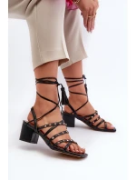 Šněrovací sandály na nízkém podpatku zdobené špendlíky černé Chrisele