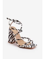 Moderní sandály na podpatku černo-bílé Josette