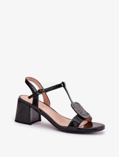 Dámské lakované kožené sandály na sloupku s ozdobou - černé Vinceza