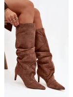 Dámské zateplené kozačky na jehlovém podpatku Mavella – tmavě béžové, eko semiš Dámské zateplené kozačky na jehlovém podpatku Mavella – tmavě béžové, eko semiš