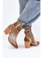Kožené Boty Kovbojky Na Podpatku S Dekorativním Pletením Maciejka 06810-29 Multikolor