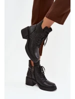 Dámské kožené kotníkové boty na klínku s podšívkou Vinceza 39950 Černé Dámské kožené kotníkové boty na klínku s podšívkou Vinceza 39950 Černé