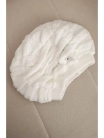 Dámská zimní čepice s ozdobným pletením a krystaly K398 bílá