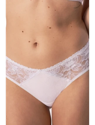 LAURA BRAZILIANA LAURA BRAZILIANA