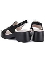 Dámské kožené sandály na platformě černé S.Barski 7005