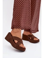 Dámské pantofle na platformě z eko semiše čokoládové Calorine