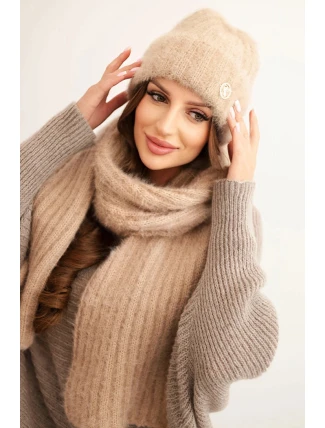 Dámský set čepice a dlouhého šály z měkké příze camelový Dámský set čepice a dlouhého šály z měkké příze camelový