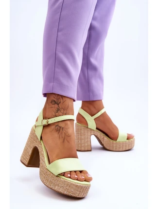 Pohodlné semišové sandály na robustním podpatku Světle zelená Elishia