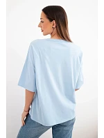 Dámská bavlněná oversize halenka s krátkým rukávem a módním potiskem modrá Dámská bavlněná oversize halenka s krátkým rukávem a módním potiskem modrá