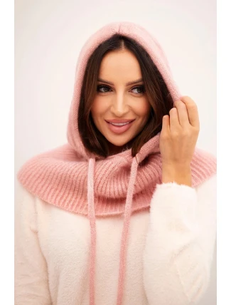 Dámská čepice s kapucí a pleteným vzorem s vázáním pudrově růžová Dámská čepice s kapucí a pleteným vzorem s vázáním pudrově růžová