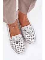 Dámské Kožené Polobotky S Ažurovým Designem Z Přírodní Kůže D&A LR51-631 Stříbrné Dámské Kožené Polobotky S Ažurovým Designem Z Přírodní Kůže D&A LR51-631 Stříbrné