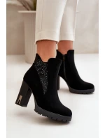 Zateplené dámské boty na vysokém podpatku s výšivkou černé Verissae