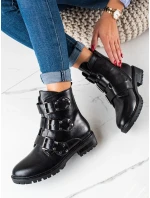 Komfortní dámské černé  kotníčkové boty na plochém podpatku