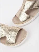 Zajímavé dámské  sandály zlaté platforma