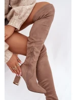 Dámské kozačky z eko semiše na kolena na podpatku tmavě béžové Thamine Dámské kozačky z eko semiše na kolena na podpatku tmavě béžové Thamine