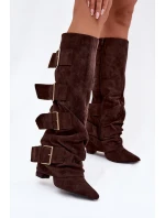 Dámské kozačky na podpatku s ohnutým horním lemem a zlatými sponami Eco semiš čokoládové Isavelle Dámské kozačky na podpatku s ohnutým horním lemem a zlatými sponami Eco semiš čokoládové Isavelle