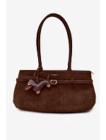 Kožená kabelka z imitace semiše přívěšek jezevčík čokoládová Noellea