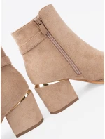 Zajímavé kotníčkové boty hnědé dámské na širokém podpatku Zajímavé kotníčkové boty hnědé dámské na širokém podpatku