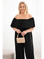 Dámský overal Plus Size s odhalenými rameny, volánem a širokými nohavicemi černý Dámský overal Plus Size s odhalenými rameny, volánem a širokými nohavicemi černý