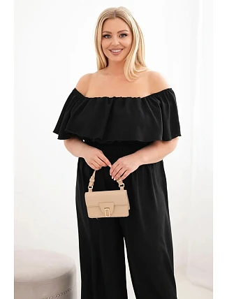 Dámský overal Plus Size s odhalenými rameny, volánem a širokými nohavicemi černý Dámský overal Plus Size s odhalenými rameny, volánem a širokými nohavicemi černý