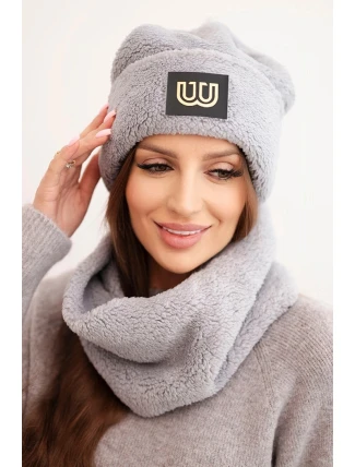 Dámská polarová souprava čepice a nákrčník s ozdobnou nášivkou šedý