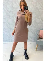 Šaty s kapucí a kapsami mocca Šaty s kapucí a kapsami mocca