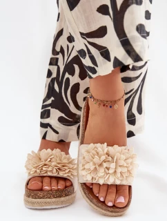 Dámské sandály na platformě s ozdobnými květinami béžové Tessara