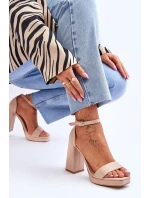 Módní semišové sandály na čtvercovém podpatku Béžové Merila