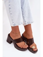 Dámské Pantofle na Podpatku se Zlatým Detalem Čokoládové Sinora