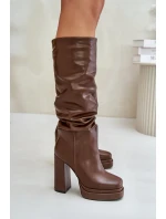 Nazouvací kozačky na podpatku a platformě s nařasením zateplené hnědé Beridra