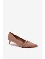 Dámské lodičky na nízkém podpatku s ozdobnou páskou Tmavě béžové Pirela